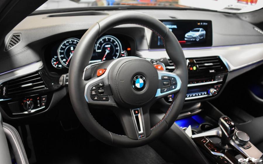 Торпедо BMW M5 Black Spphire Metallic by EAS (F90) 2018 года  (фото 5 из 8)
